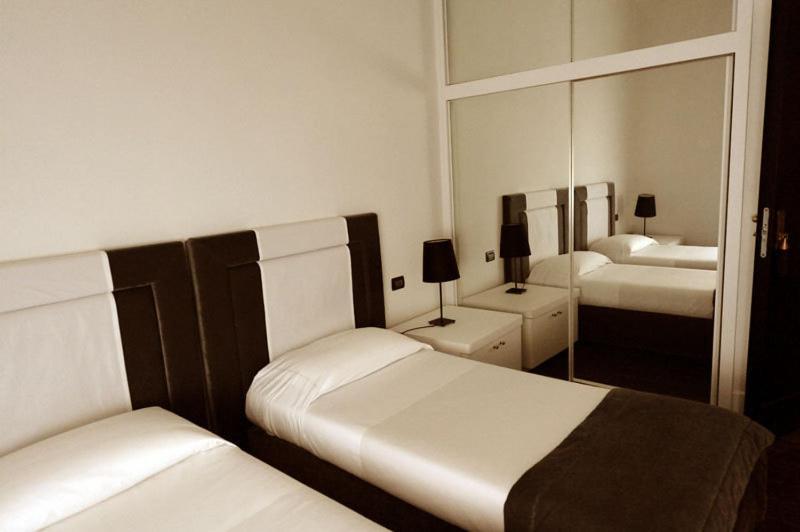 White House Hotel Foggia Cameră foto